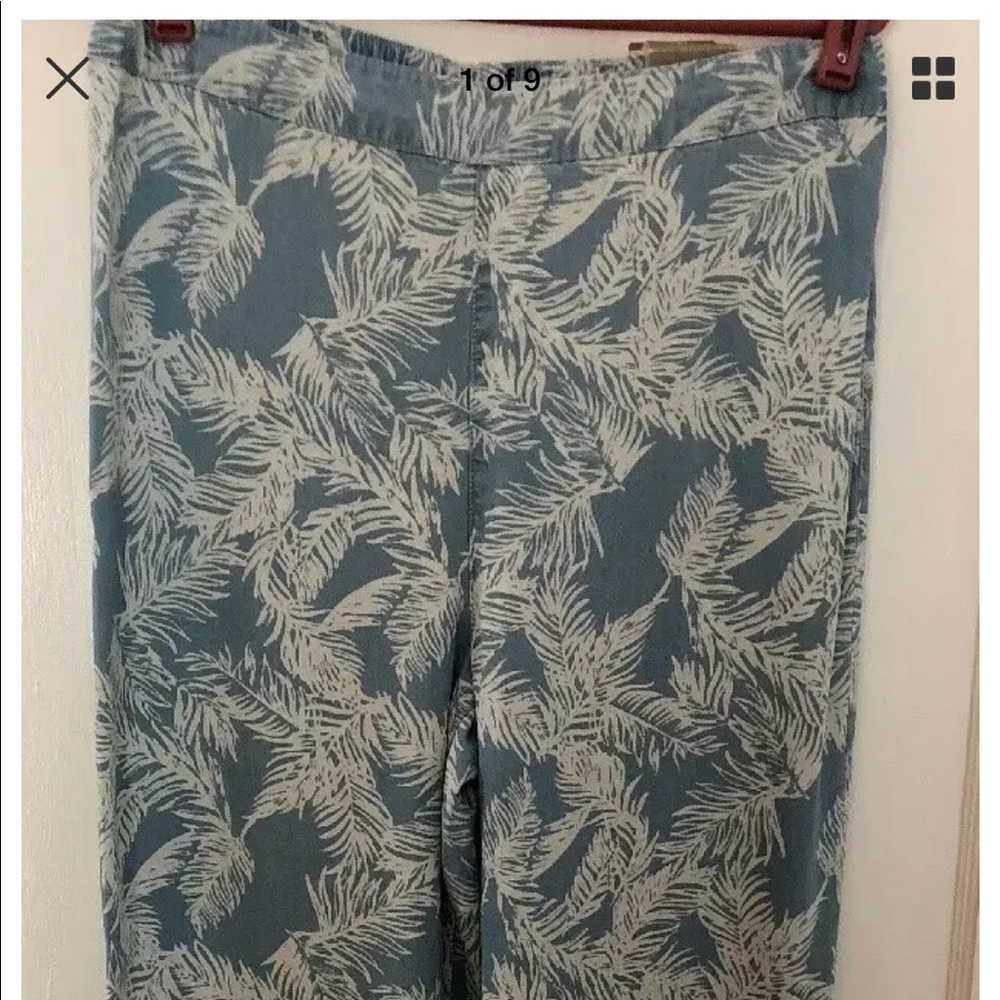 Chico’s 0.5 Palm Leaf print pants Small